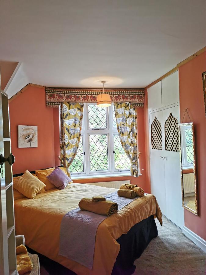 Апартаменты Peaceful Retreat Hideaway Surrey Эшер Экстерьер фото